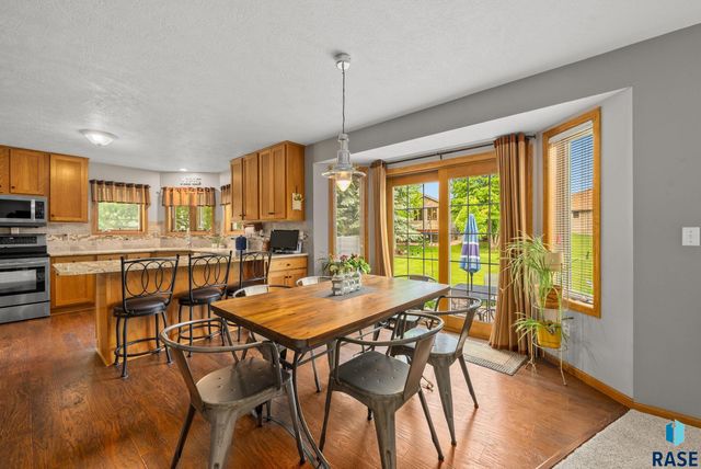 3805 S Lisanne Ave, Sioux Falls, SD 57103