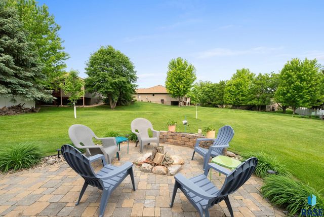 3805 S Lisanne Ave, Sioux Falls, SD 57103