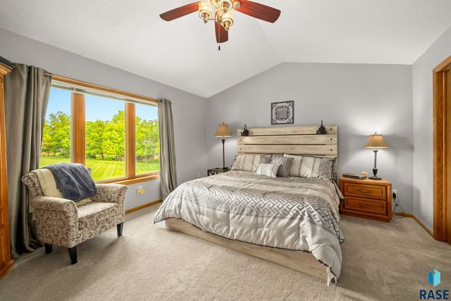 3805 S Lisanne Ave, Sioux Falls, SD 57103
