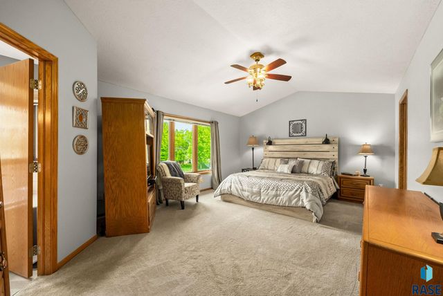 3805 S Lisanne Ave, Sioux Falls, SD 57103