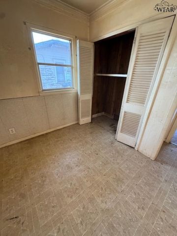 1901 PEARL AVENUE, Wichita Falls, TX 76301