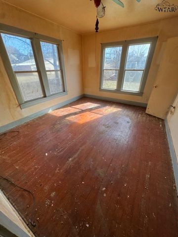 1901 PEARL AVENUE, Wichita Falls, TX 76301