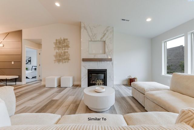 1616 Castlewood Ct, Grandview, WA 98930