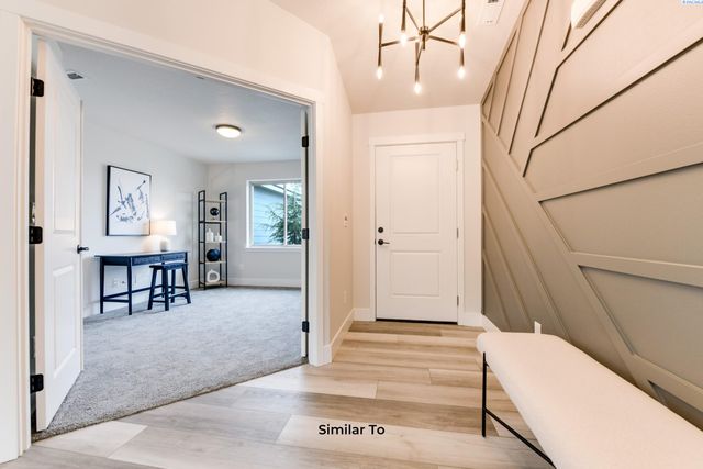 1616 Castlewood Ct, Grandview, WA 98930