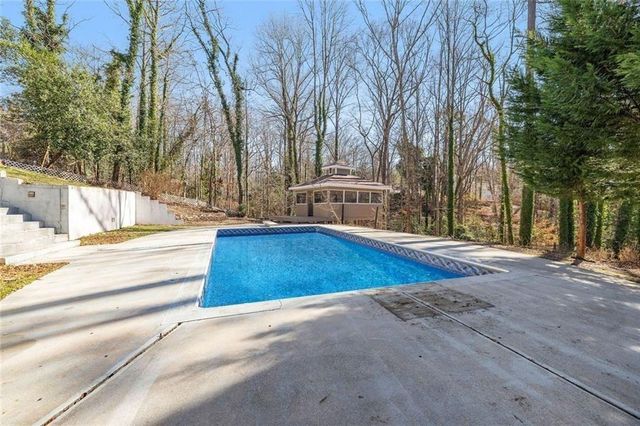295 Oakland Drive, Gainesville, GA 30501