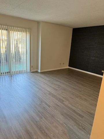 3850 S Parkway Drive 1F, Northbrook, IL 60062