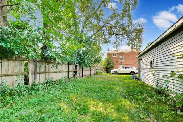 9615 S Bensley Avenue, Chicago, IL 60628