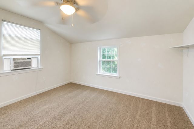 9615 S Bensley Avenue, Chicago, IL 60628