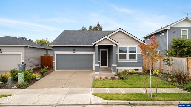 500 SE Stafrin St, Dallas, OR 97338