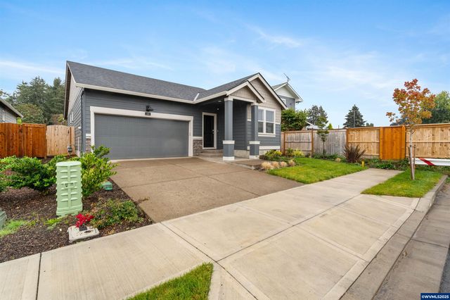 500 SE Stafrin St, Dallas, OR 97338