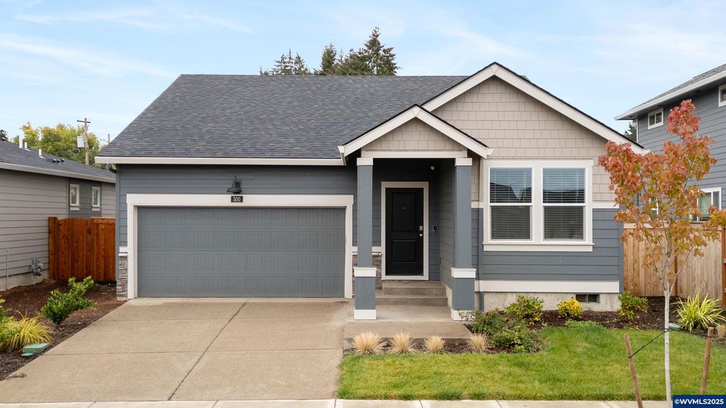 500 SE Stafrin St, Dallas, OR 97338