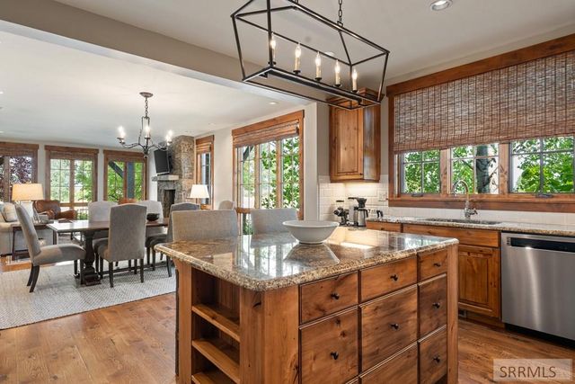 565 Woodland Star Dr, Driggs, ID 83422