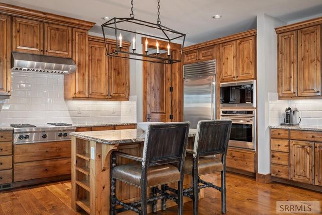 565 Woodland Star Dr, Driggs, ID 83422