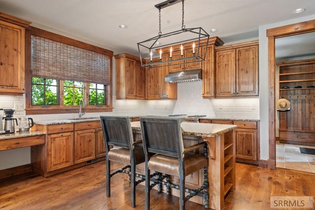 565 Woodland Star Dr, Driggs, ID 83422