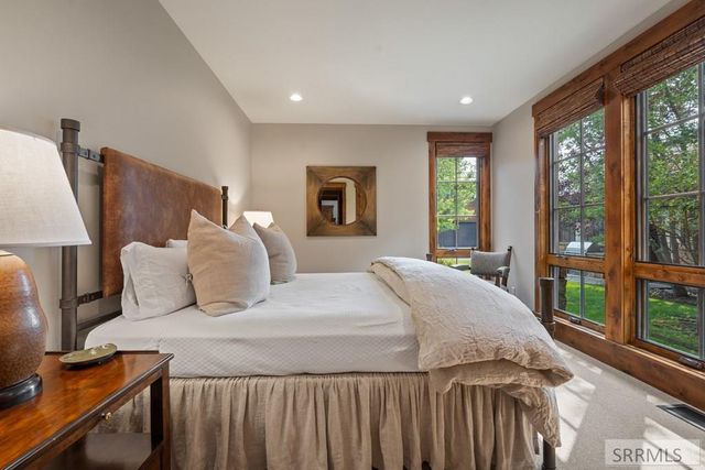 565 Woodland Star Dr, Driggs, ID 83422