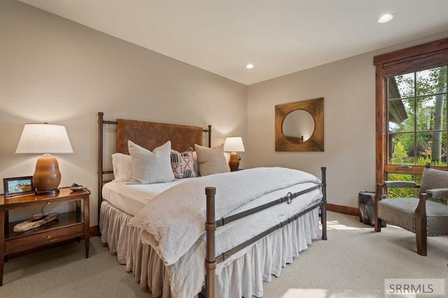 565 Woodland Star Dr, Driggs, ID 83422