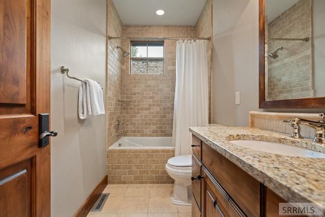 565 Woodland Star Dr, Driggs, ID 83422