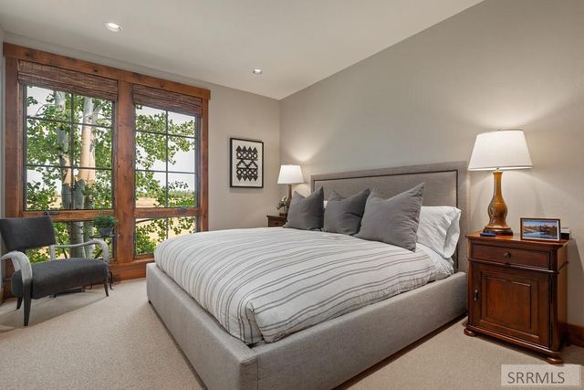 565 Woodland Star Dr, Driggs, ID 83422