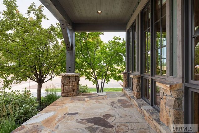 565 Woodland Star Dr, Driggs, ID 83422