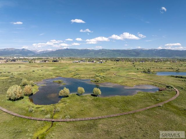 565 Woodland Star Dr, Driggs, ID 83422