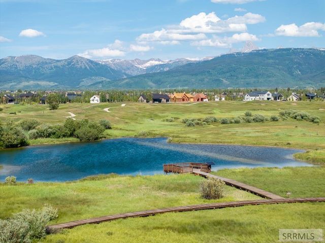 565 Woodland Star Dr, Driggs, ID 83422