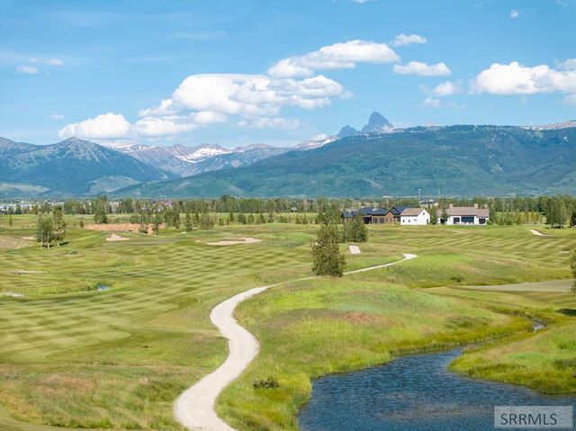 565 Woodland Star Dr, Driggs, ID 83422