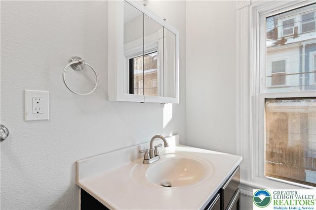 917 Spruce Street, Easton, PA 18042