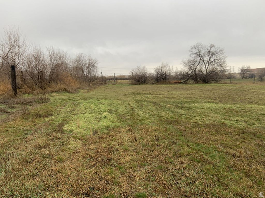 Image 12 of property listing at 2898 W NORTH PLAIN CITY RD, Plain City, UT 84404