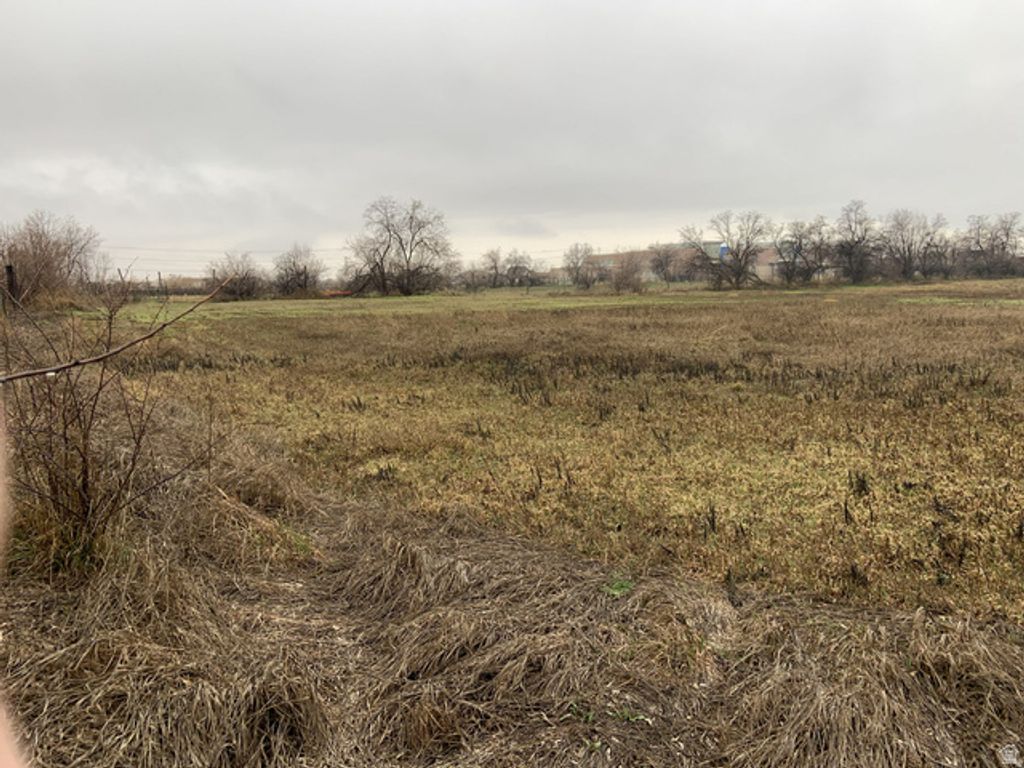 Image 9 of property listing at 2898 W NORTH PLAIN CITY RD, Plain City, UT 84404