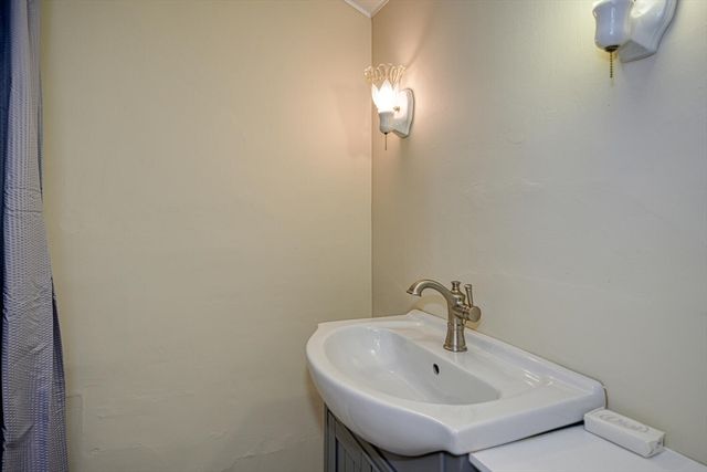209 Main St B, Medway, MA 02053