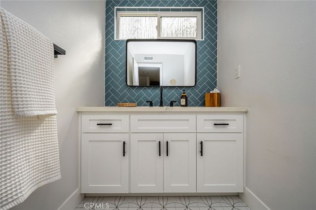 19321 Weymouth, Huntington Beach, CA 92646