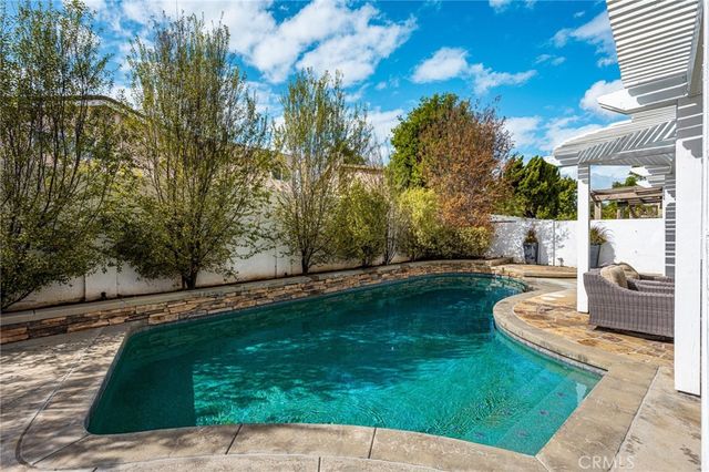 19321 Weymouth, Huntington Beach, CA 92646