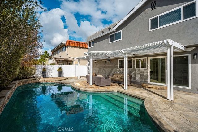19321 Weymouth, Huntington Beach, CA 92646