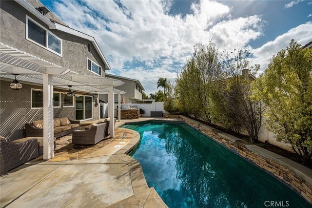 19321 Weymouth, Huntington Beach, CA 92646