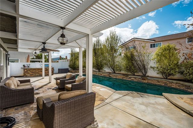 19321 Weymouth, Huntington Beach, CA 92646