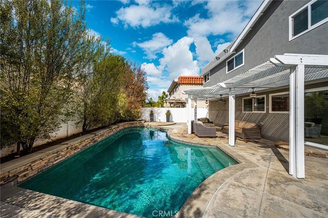 19321 Weymouth, Huntington Beach, CA 92646