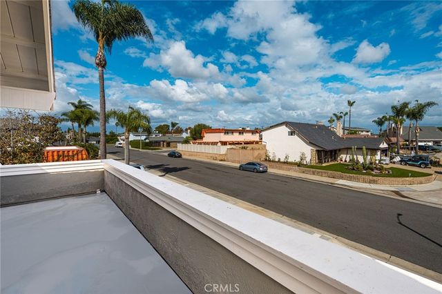 19321 Weymouth, Huntington Beach, CA 92646
