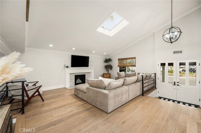 19321 Weymouth, Huntington Beach, CA 92646