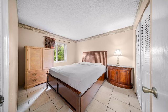 1318 SW 82 Terrace, North Lauderdale, FL 33068