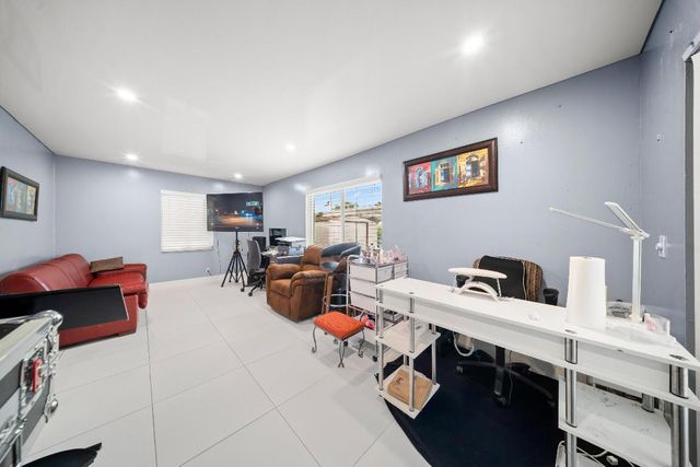 1318 SW 82 Terrace, North Lauderdale, FL 33068