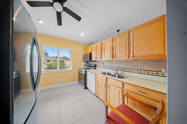 1318 SW 82 Terrace, North Lauderdale, FL 33068