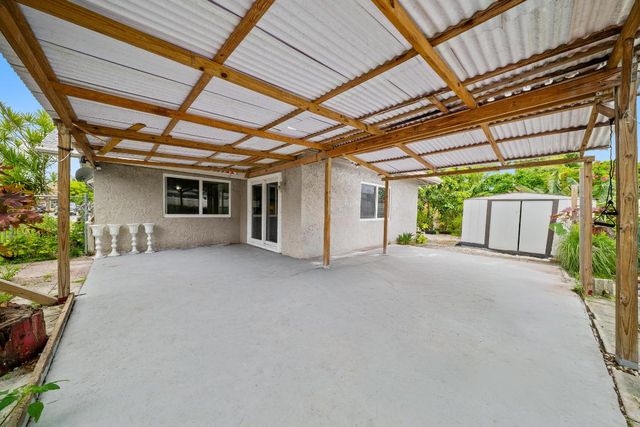 1318 SW 82 Terrace, North Lauderdale, FL 33068