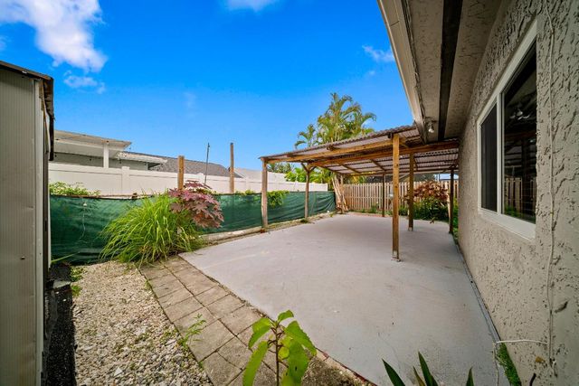 1318 SW 82 Terrace, North Lauderdale, FL 33068