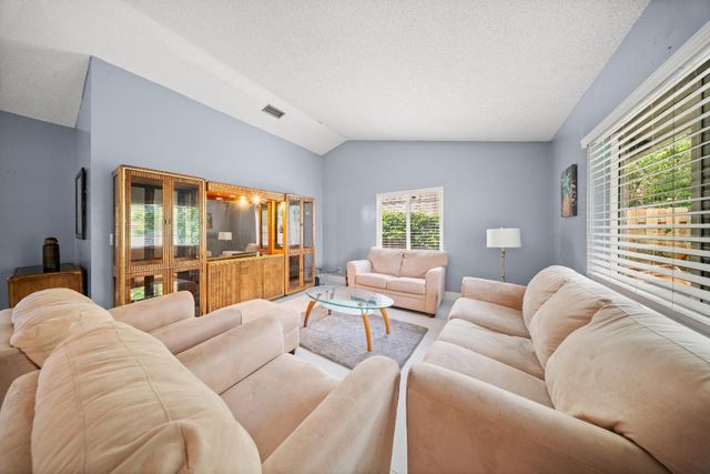 1318 SW 82 Terrace, North Lauderdale, FL 33068