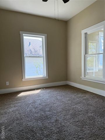 657 N Hawkins Avenue, Hannibal, MO 63401