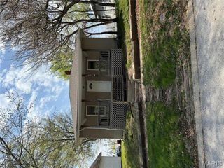 657 N Hawkins Avenue, Hannibal, MO 63401