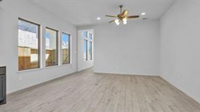 131 Bright Valley Way, Richmond, TX 77406