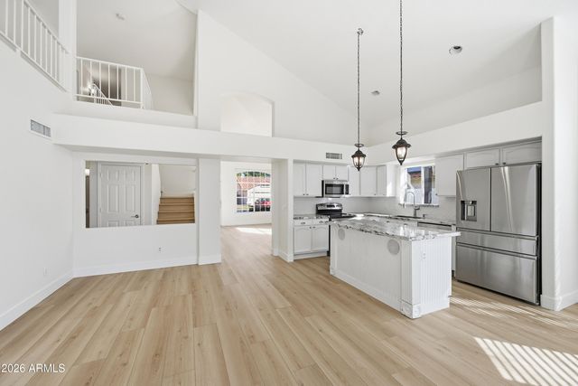 2560 N LINDSAY Road 29, Mesa, AZ 85213