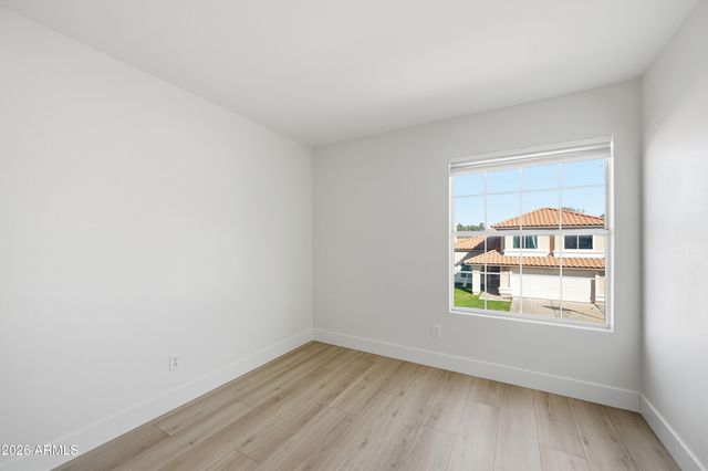 2560 N LINDSAY Road 29, Mesa, AZ 85213