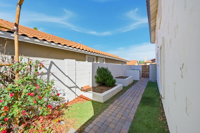 2560 N LINDSAY Road 29, Mesa, AZ 85213